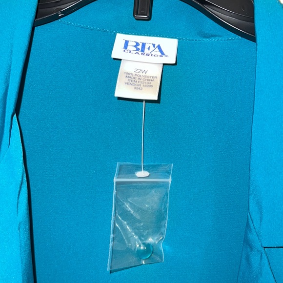 Large Turquoise 100% Polyester Button Up Shirt- by BFA Classics - Picture 4 of 4